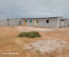 VENDE-SE TERRENO 20/20 COM 2 ANEXOS T1