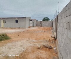 VENDE-SE TERRENO 20/20 COM 2 ANEXOS T1