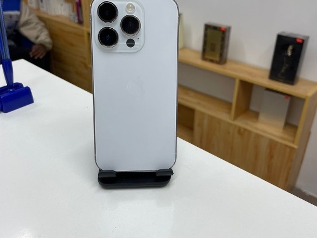 iPhone 15 normal 128gb bateria 86 590mil 946859270