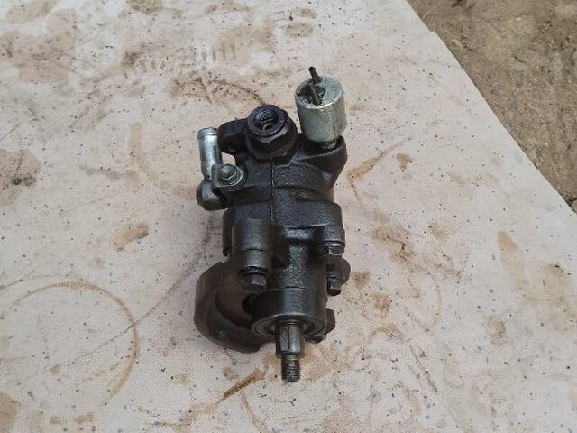Bomba hidráulica, lado direito (R) do motor; Toyota Hilux, motor 2L, 3L e 5L