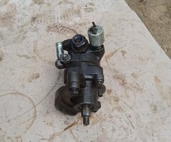 Bomba hidráulica, lado direito (R) do motor; Toyota Hilux, motor 2L, 3L e 5L