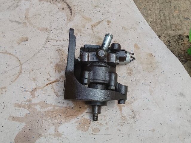 Bomba hidráulica, lado esquerdo (L) do motor; Toyota Hilux, motor 2L, 3L e 5L