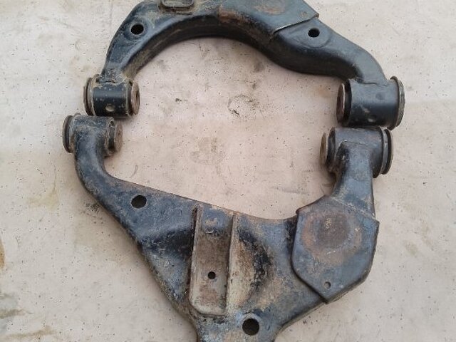 Jogo de base de suspensão, Toyota Hilux